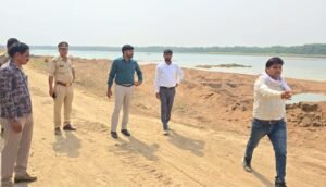 जिलाधिकारी का अवैध खनन पर सख्त संदेश