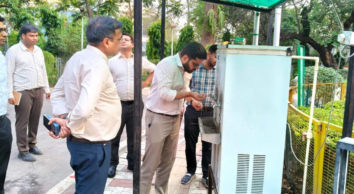 डीएम ने औचक निरीक्षण कर देखीं व्यवस्थाएं