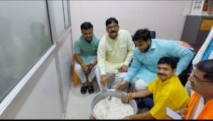 झांसी में बंगाल जीत का जश्न