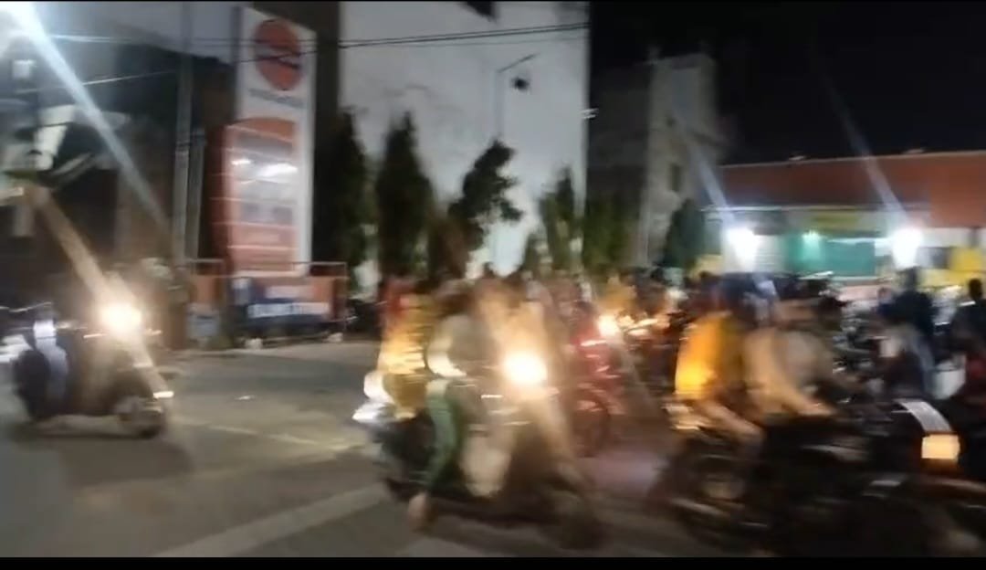 ब्लिंकिटकर्मियों का हंगामा