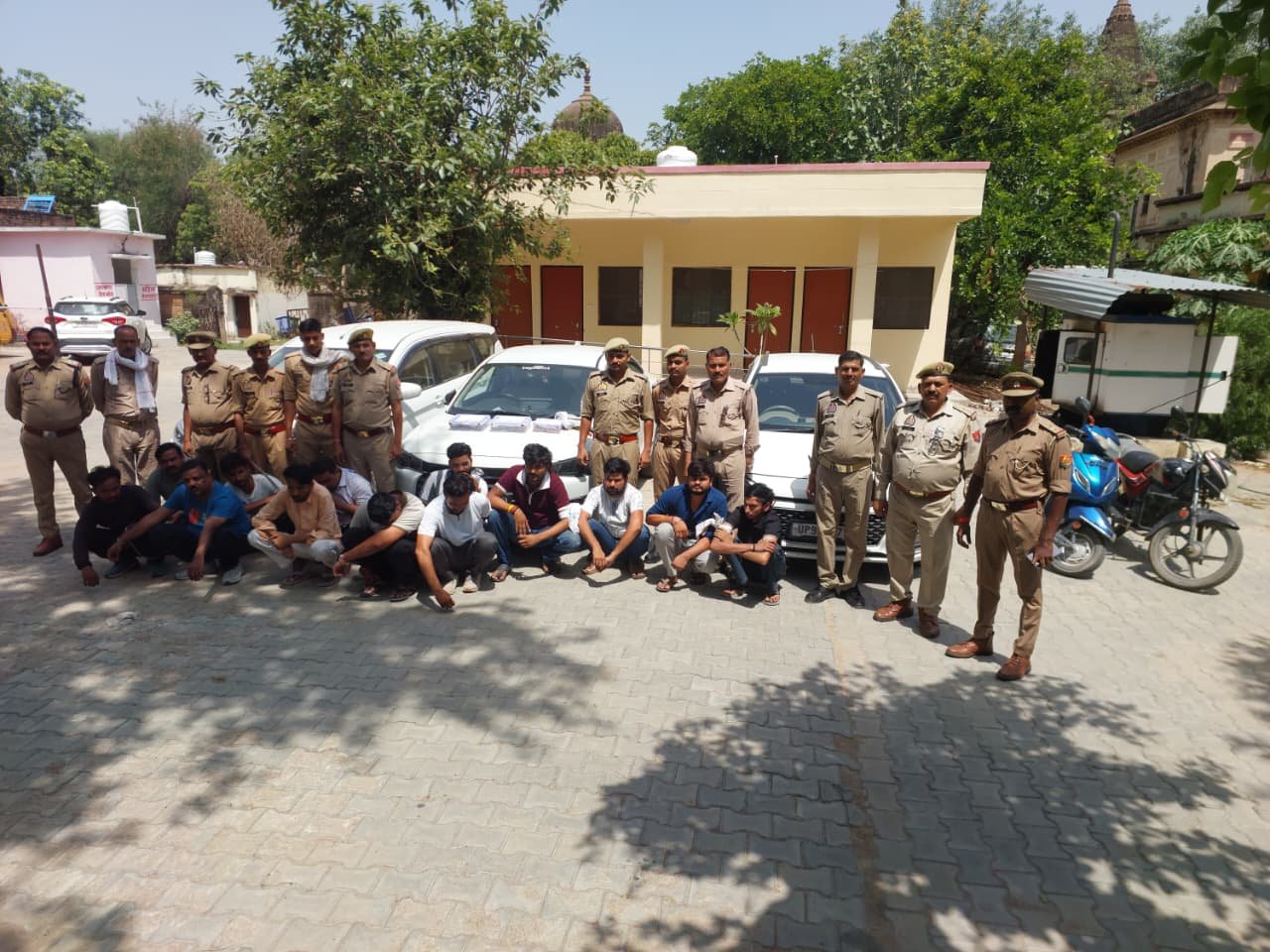 जुए के एक बड़े अड्डे का भंडाफोड़