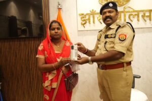 पुलिस ने बरामद किये 203 मोबाइल