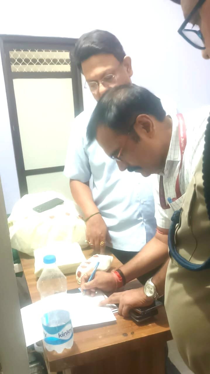 अवैध अल्ट्रासाउंड सेंटर पर छापा