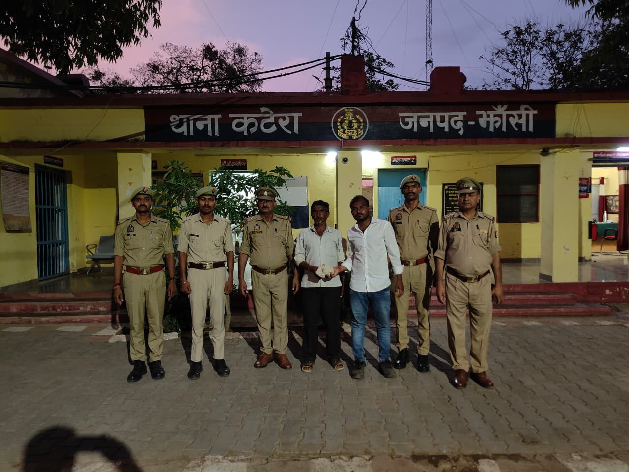 जुआ खेल रहे दो आरोपी गिरफ्तार