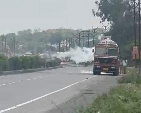 गैस टैंकर से गैस रिसाव