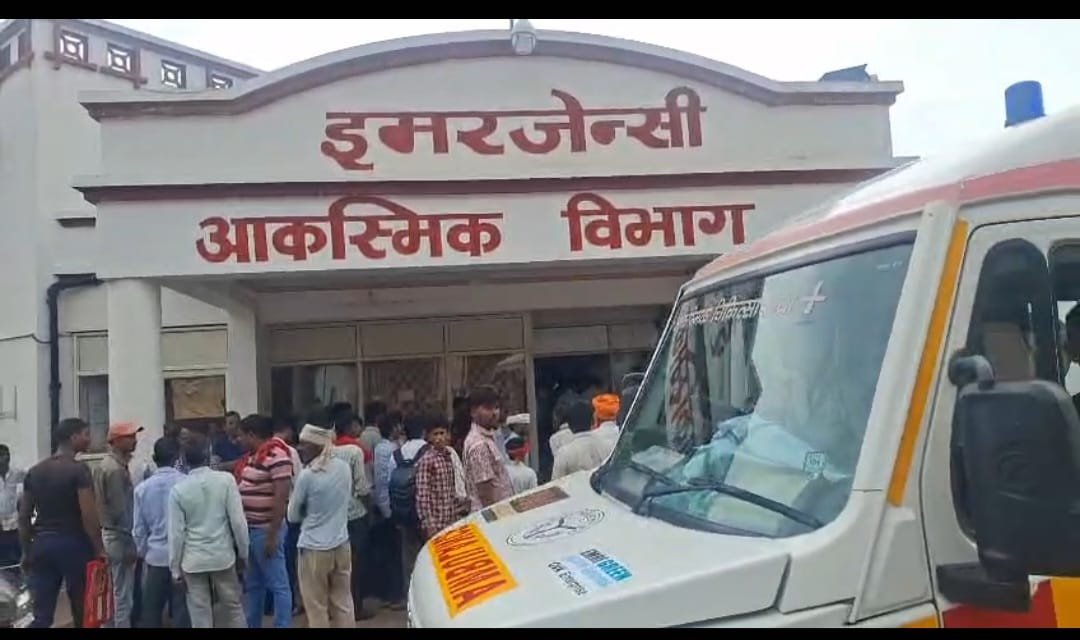 अतीक अहमद के बेटे समेत दो की मौत