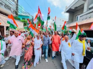 भव्य-तिरंगा-यात्राएं