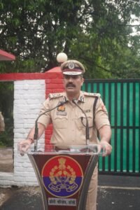  झांसी रेंज के पुलिसकर्मियों को पदक