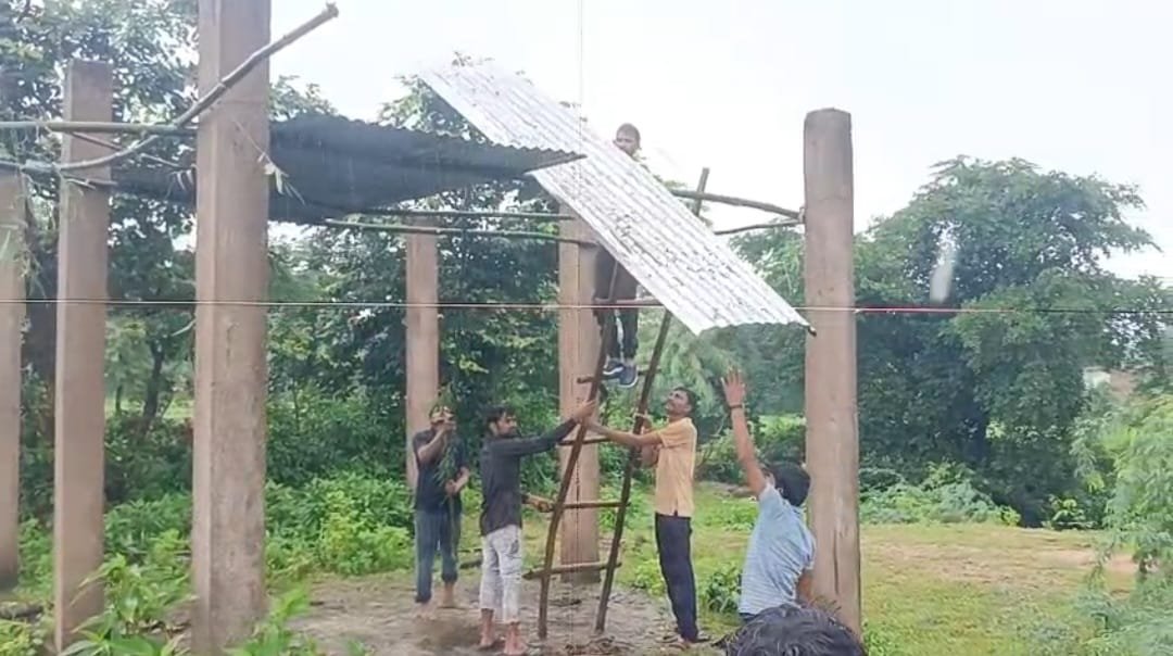 श्मशान घाट में  बदहाल व्यवस्था