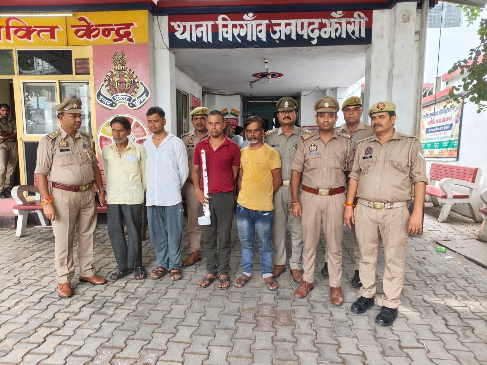 हत्या में चार वांछित गिरफ्तार