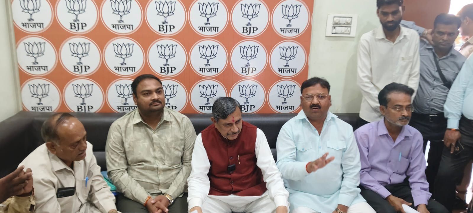 भाजपा का पलटवार