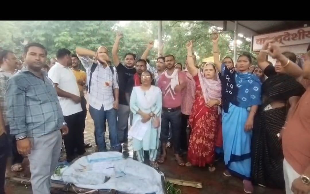 सफाई कर्मचारियों की हड़ताल